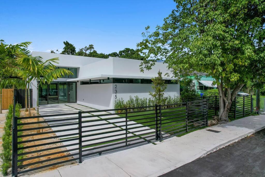 Design House -Heated Pool -Big Yard -Gated Parking Villa Miami Ngoại thất bức ảnh